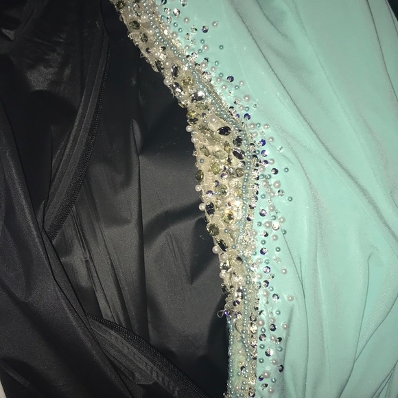 PROM DRESS - Picture 6 of 8